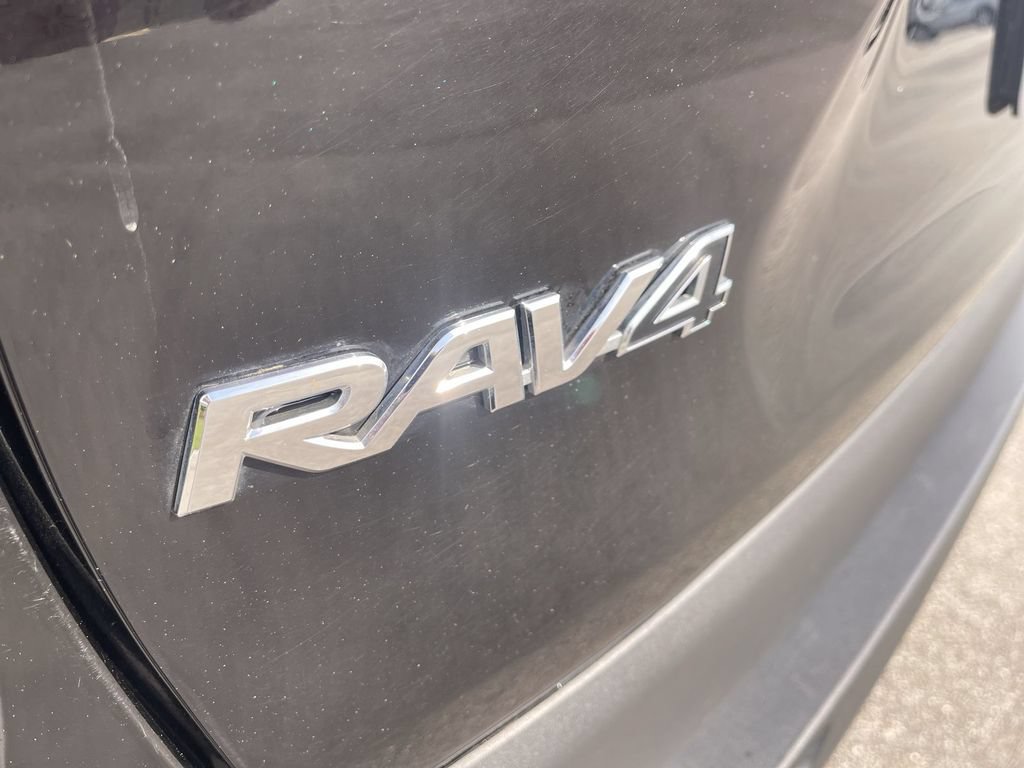 Used 2025 Toyota RAV4 XLE FWD image 12