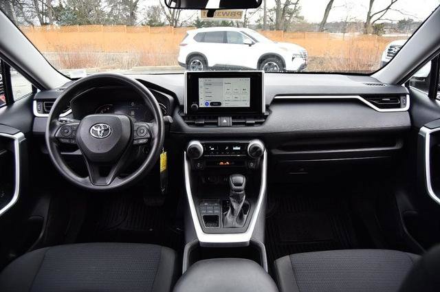 Used 2024 Toyota RAV4 LE image 8