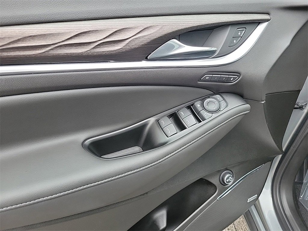 Used 2023 Buick Enclave Avenir w/ Avenir Technology Package image 20