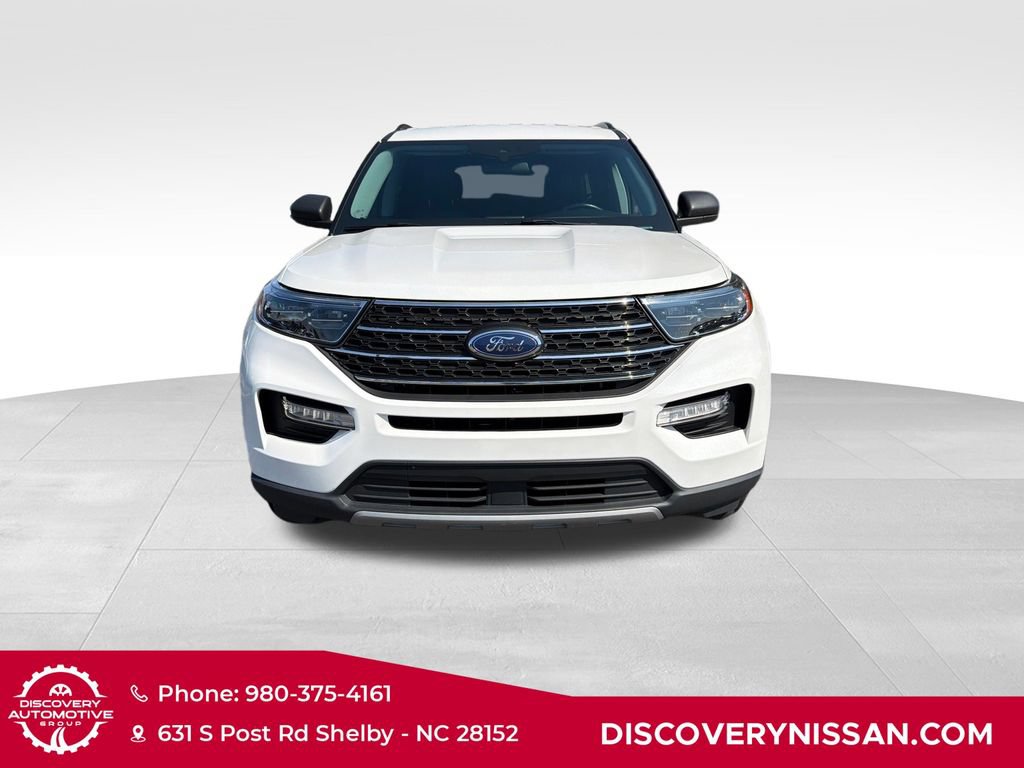 Used 2022 Ford Explorer XLT w/ Equipment Group 202A AWD/4WD image 2
