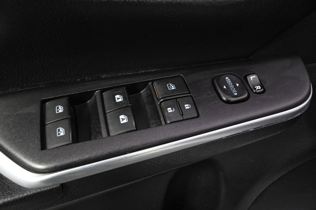 Used 2015 Toyota Camry SE FWD image 22