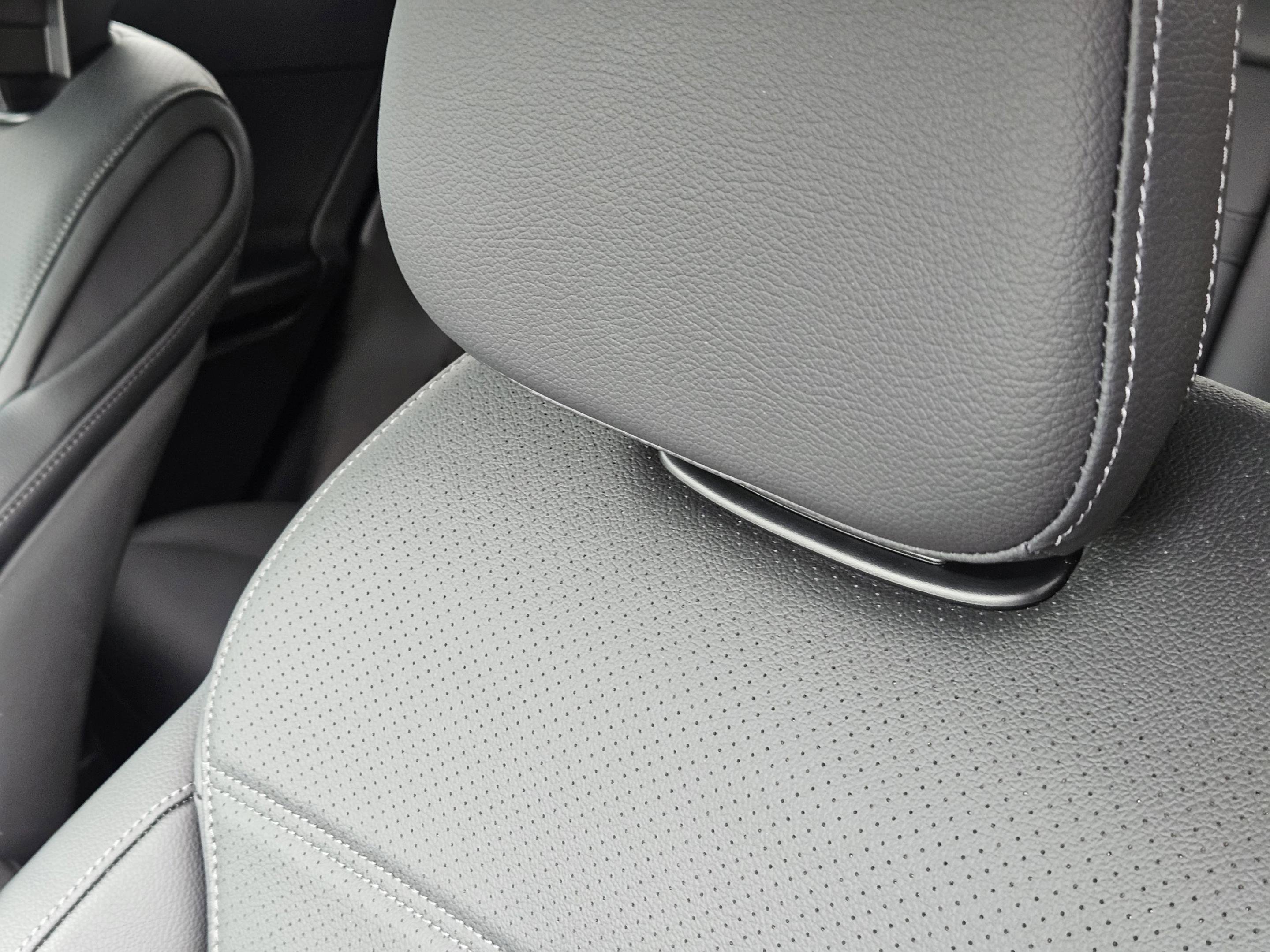 Certified 2026 Mercedes-Benz GLC 300 image 7