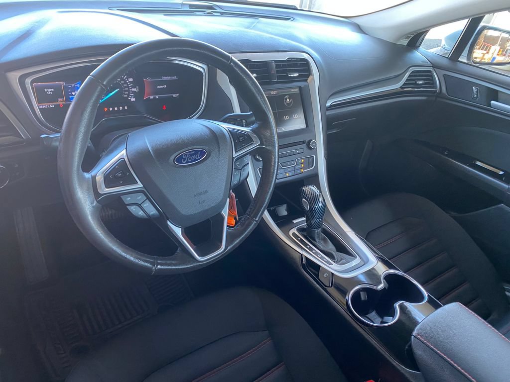 Used 2016 Ford Fusion SE FWD image 31