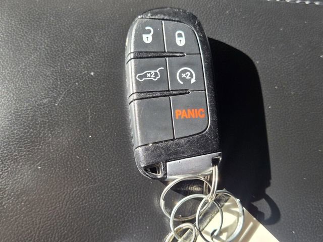 Used 2019 Jeep Grand Cherokee Altitude image 23