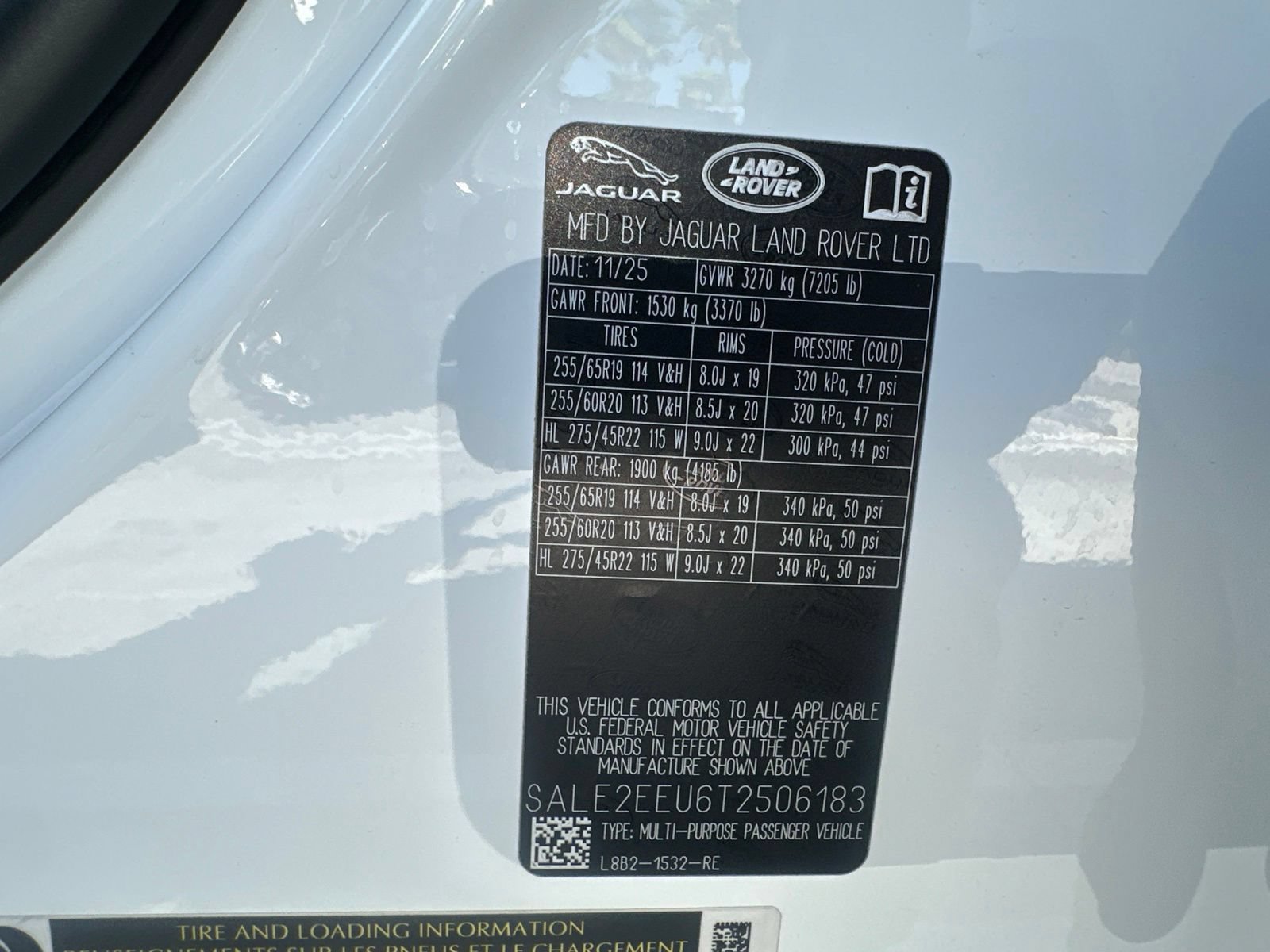 Certified 2026 Land Rover Defender 110 X-Dynamic SE AWD/4WD image 6