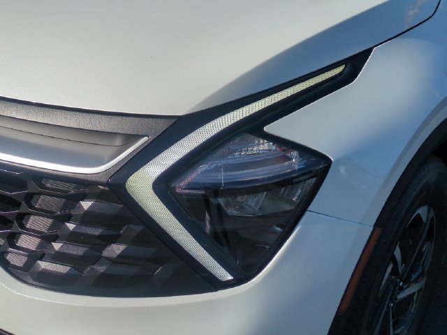 Certified 2023 Kia Sportage LX FWD image 9