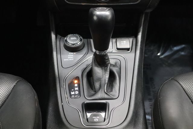 Used 2021 Jeep Cherokee Latitude Lux w/ Comfort/Convenience Group AWD/4WD image 38
