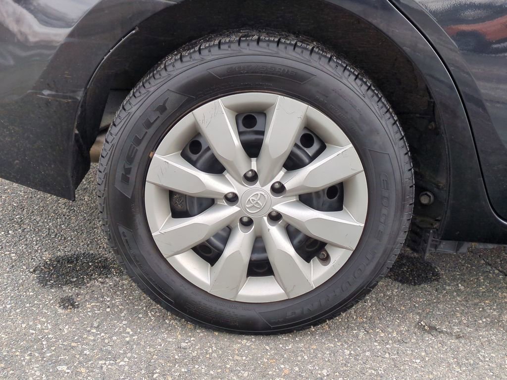 Used 2016 Toyota Corolla LE image 26