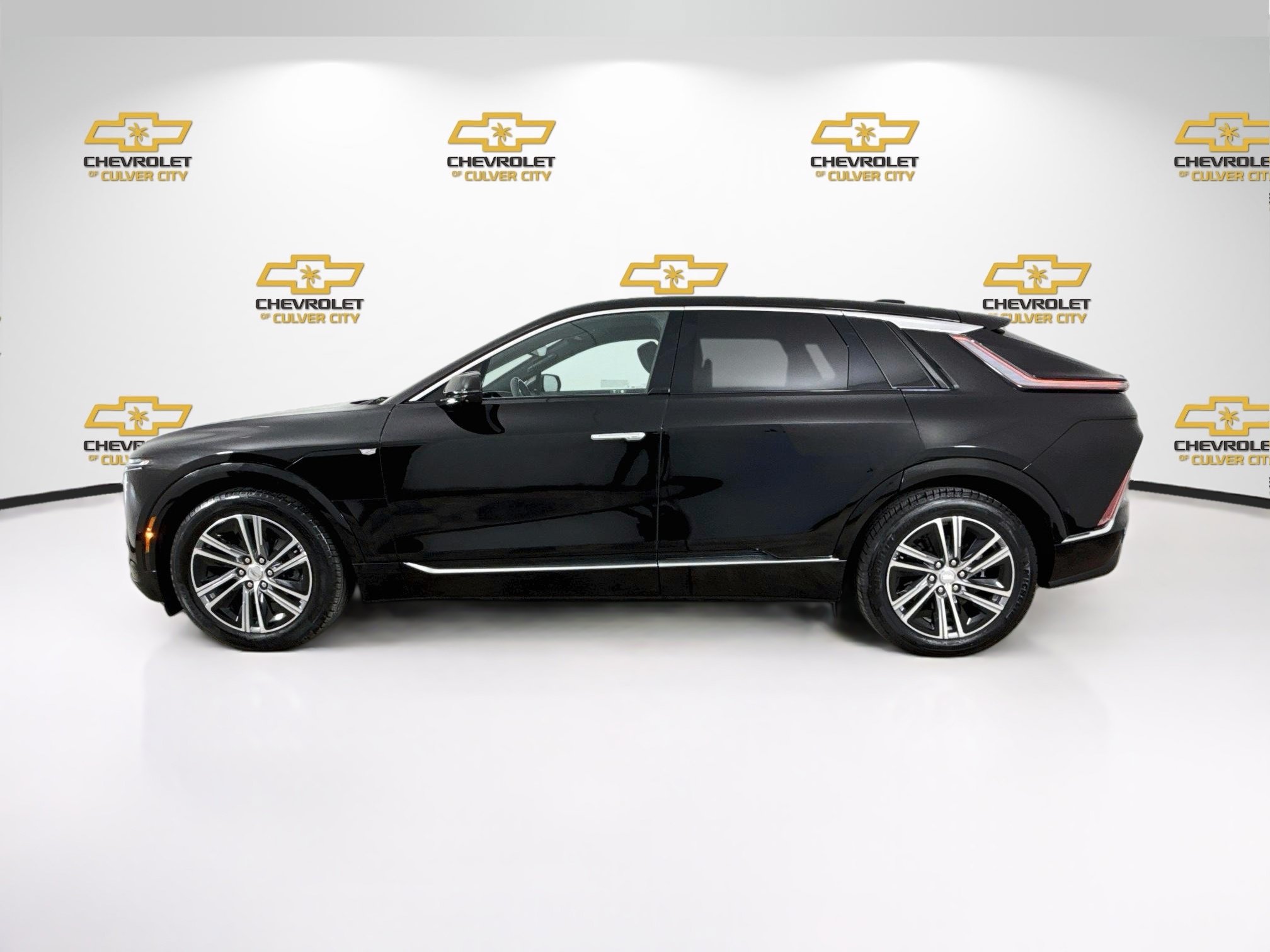 Used 2023 Cadillac Lyriq 2WD image 5