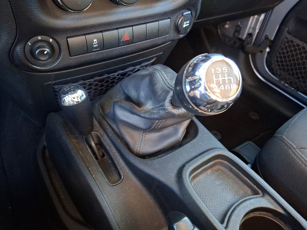 Used 2018 Jeep Wrangler Sport image 14