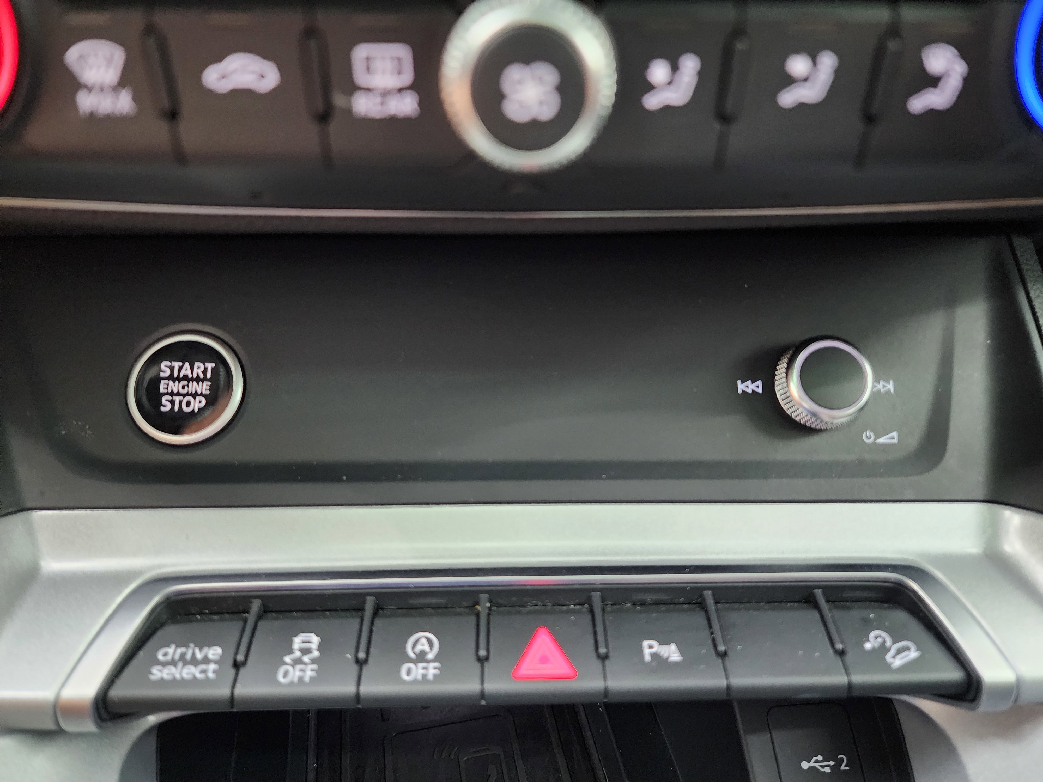 Used 2024 Audi Q3 2.0T Premium image 50