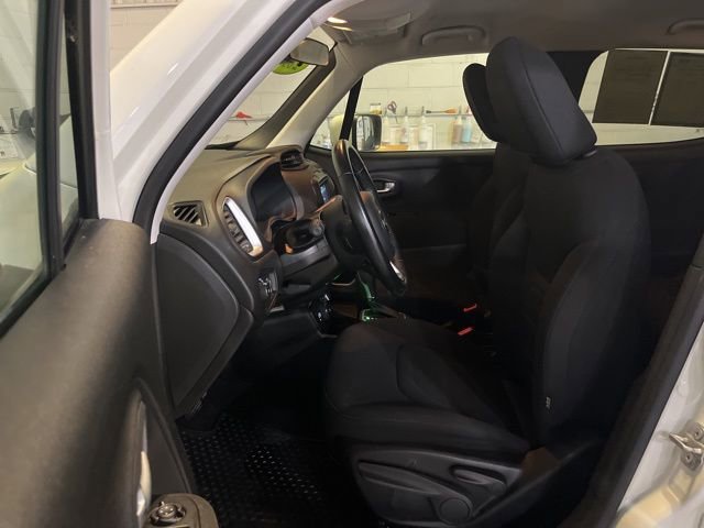 Used 2019 Jeep Renegade Latitude w/ Cold Weather Group image 14