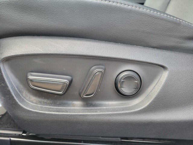 Used 2022 Toyota Camry XSE FWD image 13
