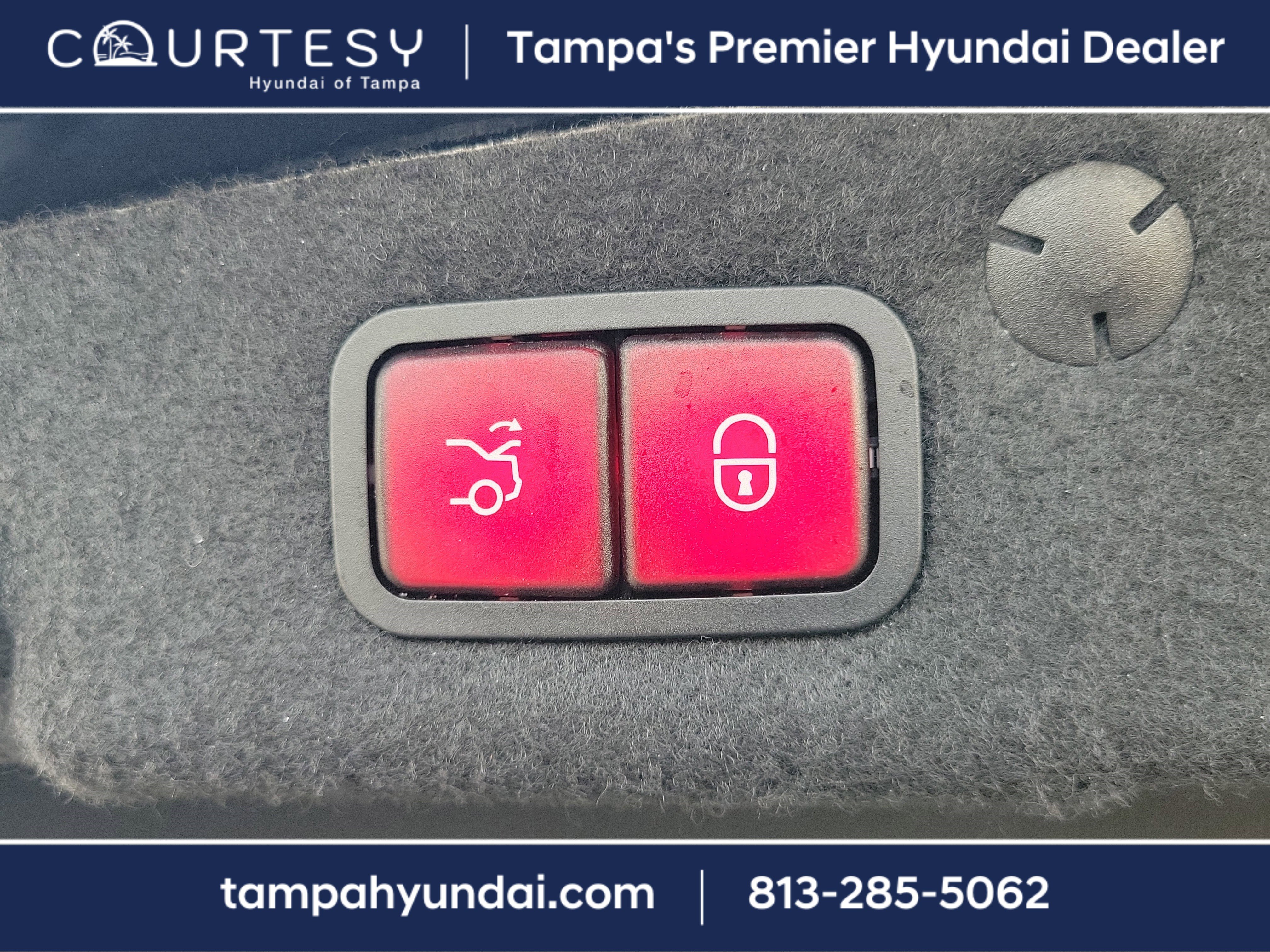 Used 2020 Mercedes-Benz C 300 4MATIC Sedan image 9