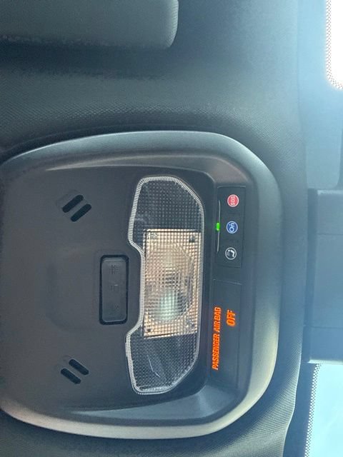 Used 2025 Buick Envista Sport Touring w/ Convenience I Package FWD image 34