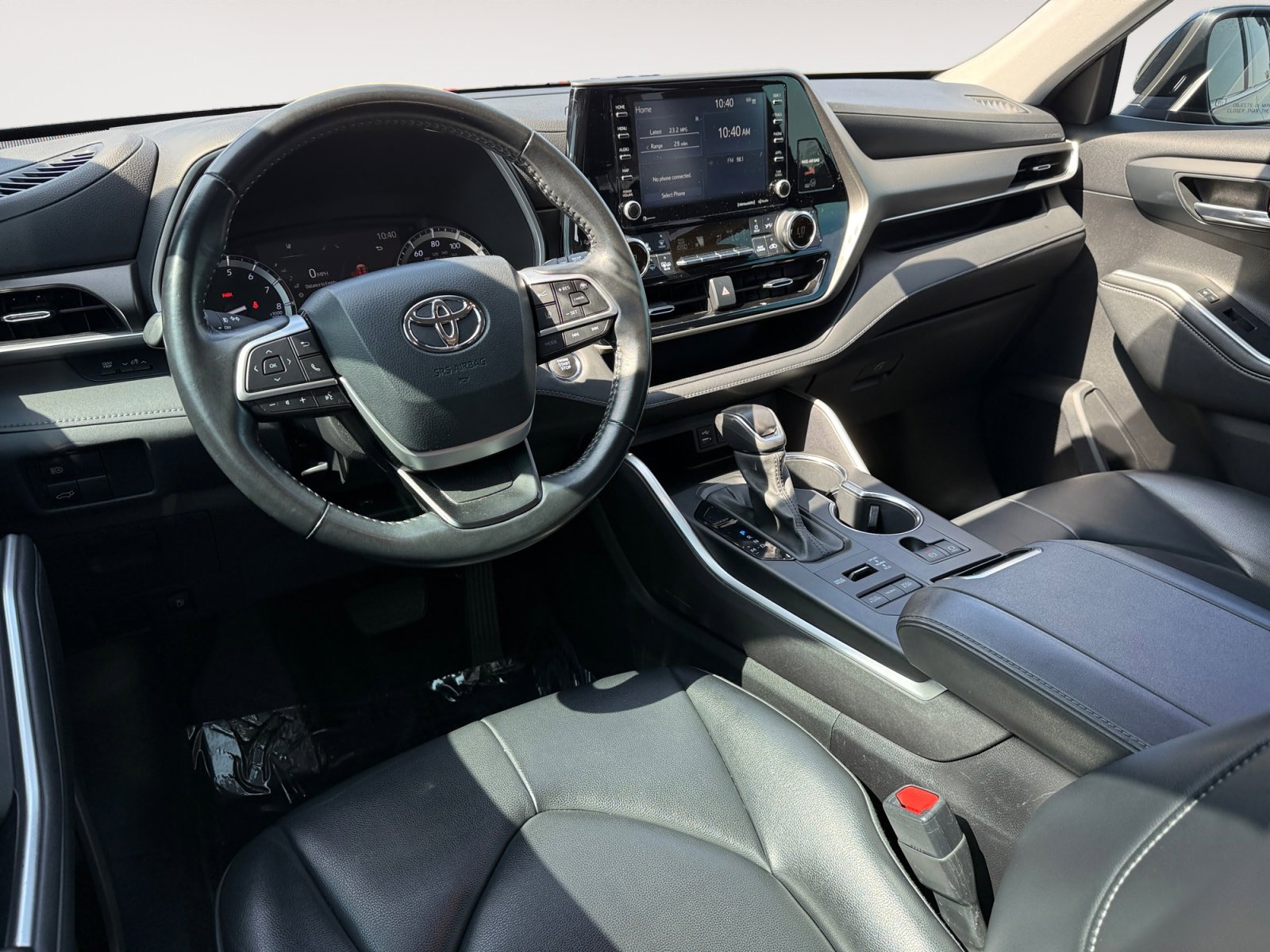 Used 2022 Toyota Highlander XLE AWD/4WD image 15
