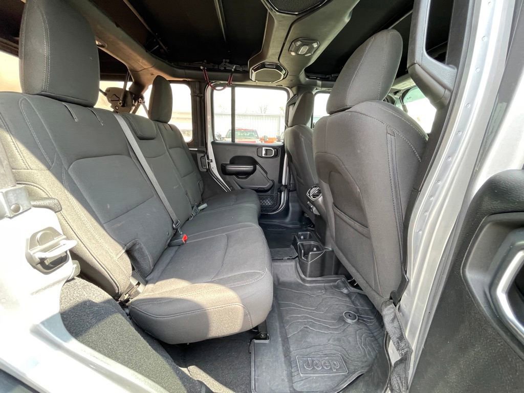 Used 2018 Jeep Wrangler Unlimited Sport S image 23