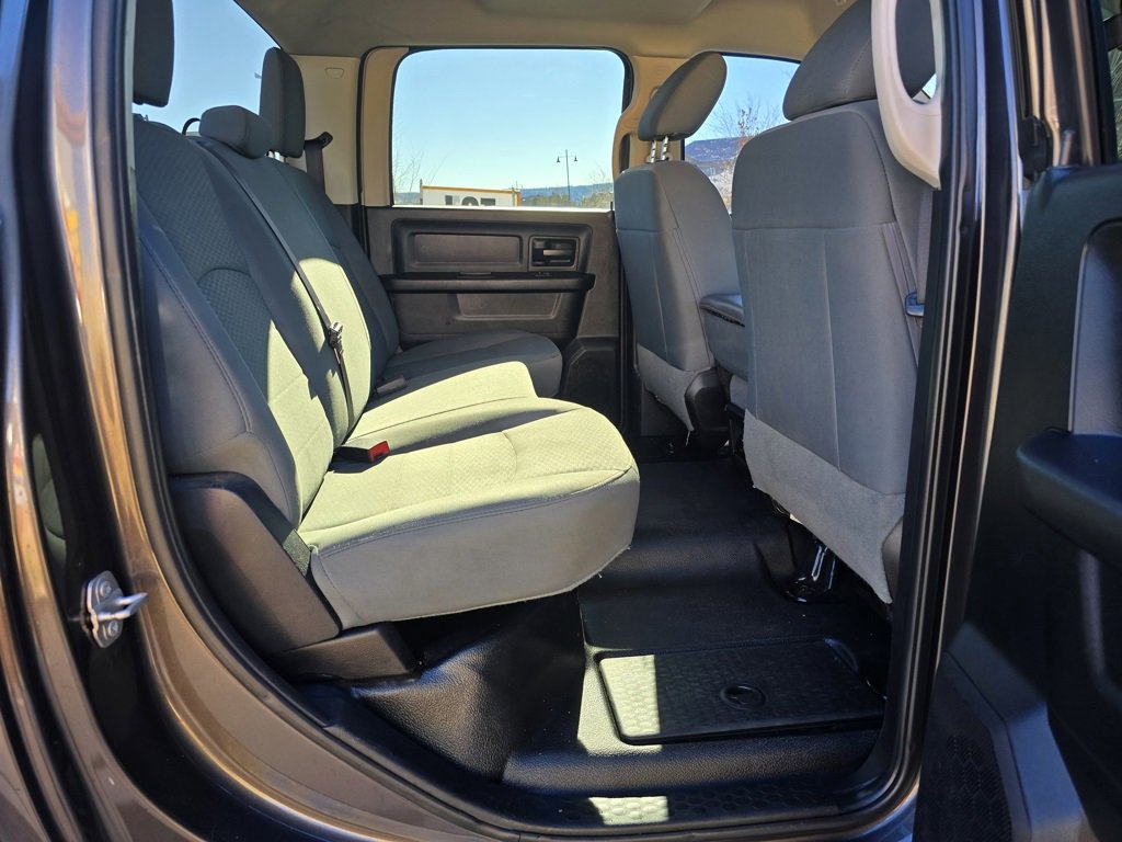 Used 2017 RAM 2500 Tradesman w/ Chrome Appearance Group image 32