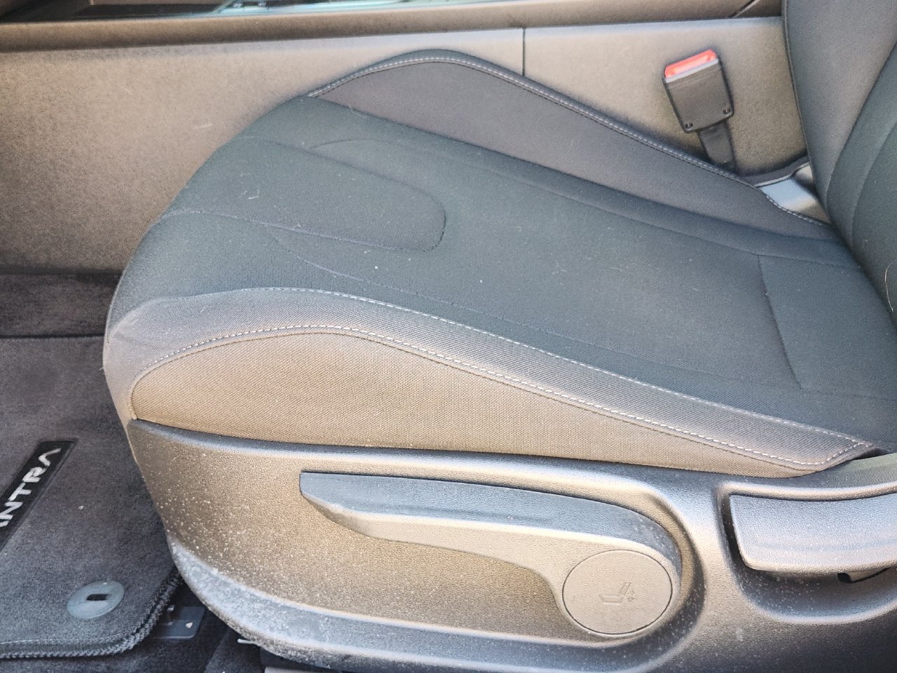 Used 2025 Hyundai Elantra Sport FWD image 23