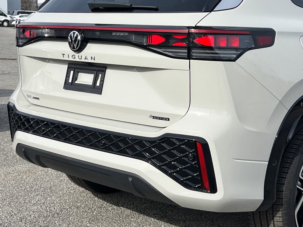 New 2026 Volkswagen Tiguan SEL R-Line image 5