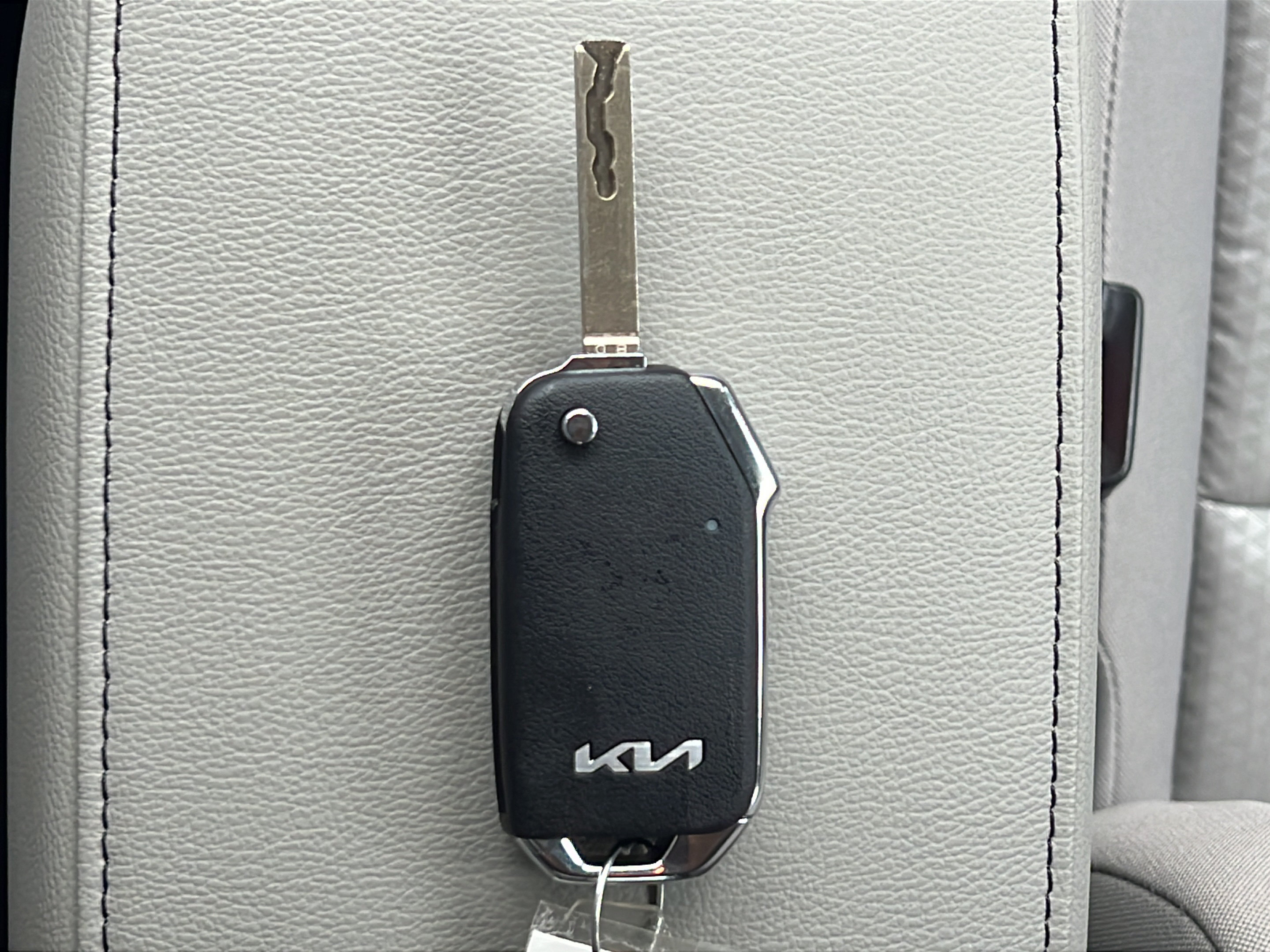 Certified 2025 Kia Soul LX w/ LX Technology Package FWD image 24