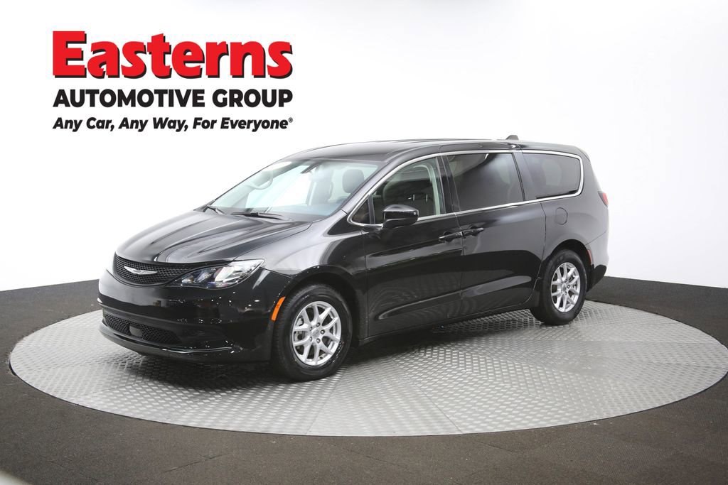 Used 2022 Chrysler Voyager LX image 58
