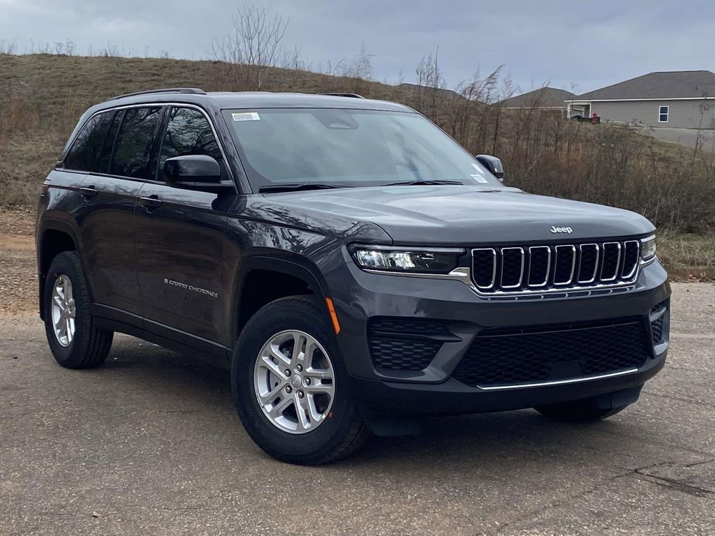 New 2025 Jeep Grand Cherokee Laredo w/ MOPAR Finishing Package image 26