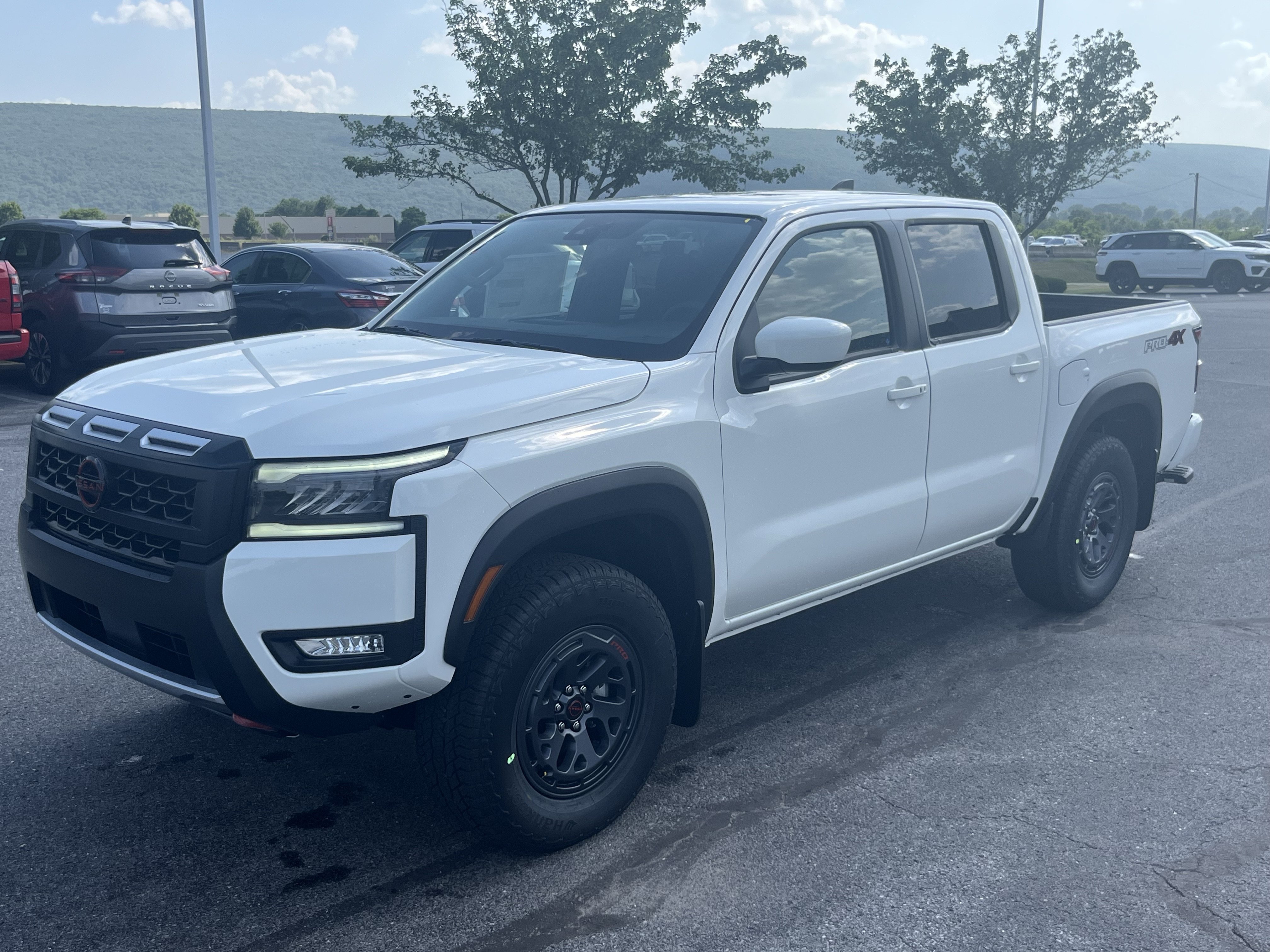New 2026 Nissan Frontier PRO-4X w/ Tow Package AWD/4WD image 10