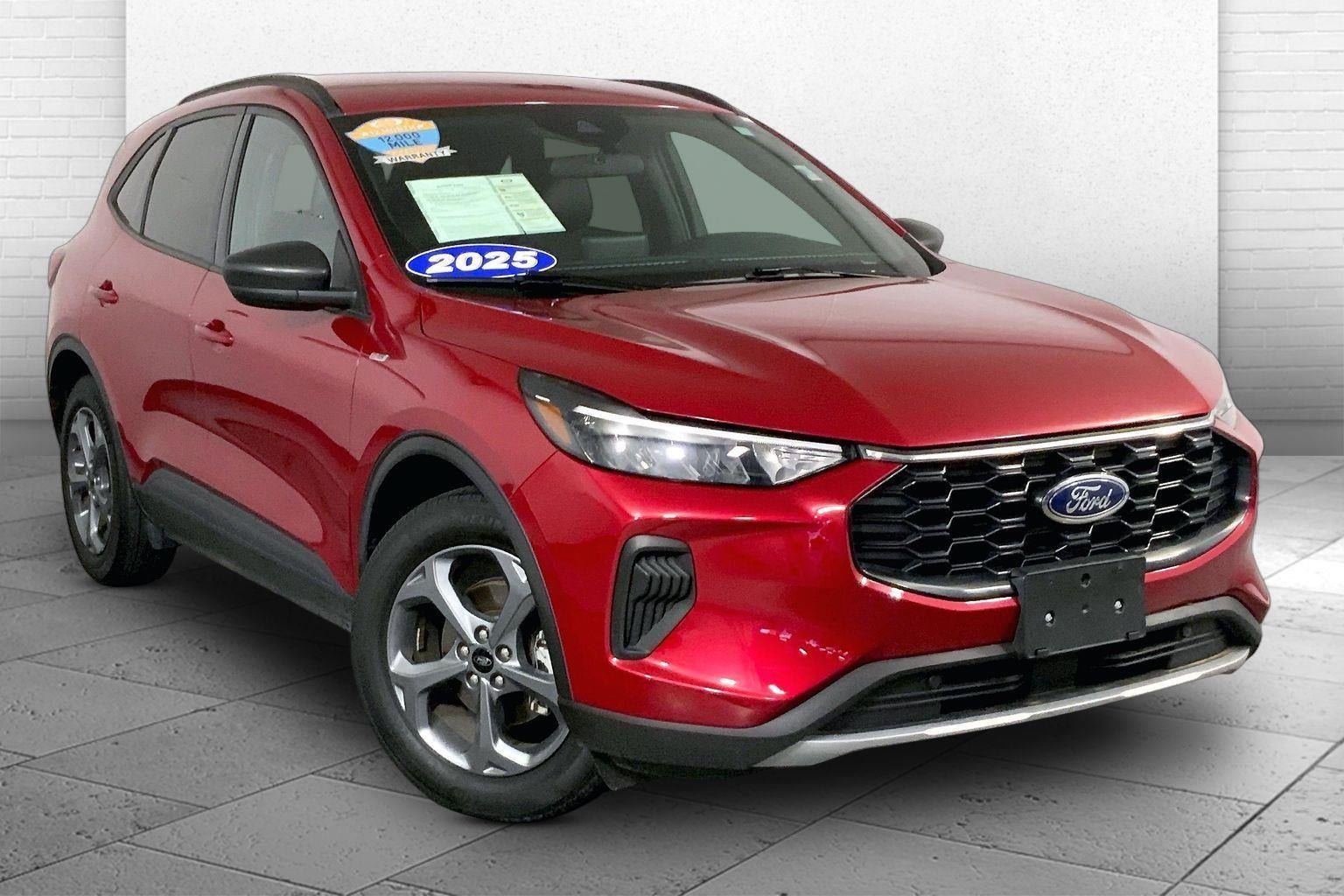 Used 2025 Ford Escape ST-Line FWD image 1