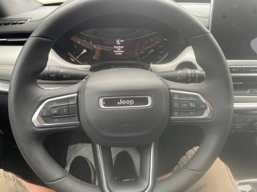 Used 2025 Jeep Compass Limited AWD/4WD image 20