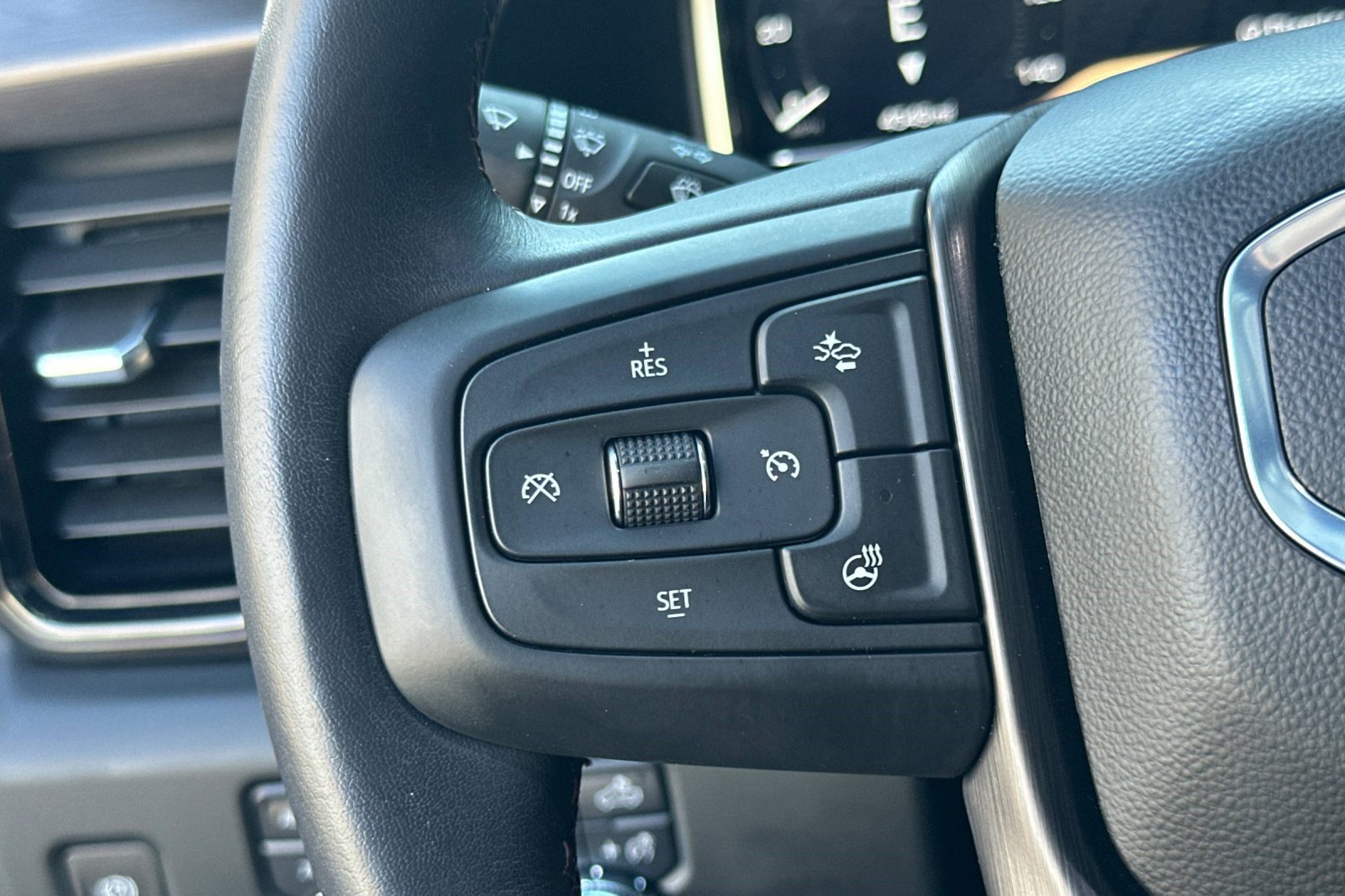 Used 2024 GMC Sierra 2500 AT4X w/ AT4X AEV Edition image 30