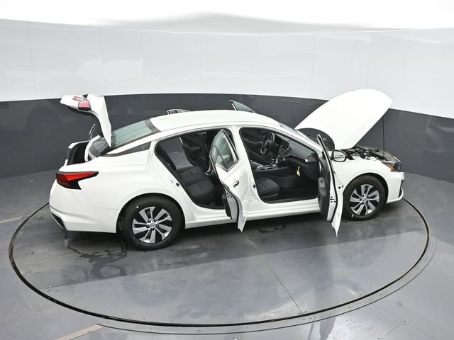 Used 2025 Nissan Altima 2.5 S FWD image 45