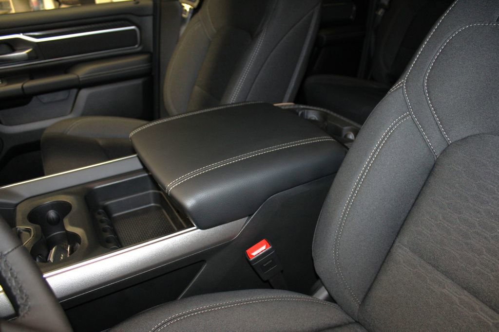 New 2026 RAM 1500 4x4 Crew Cab image 24