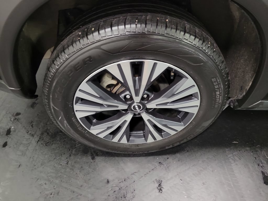 Used 2023 Nissan Rogue SV AWD/4WD image 11