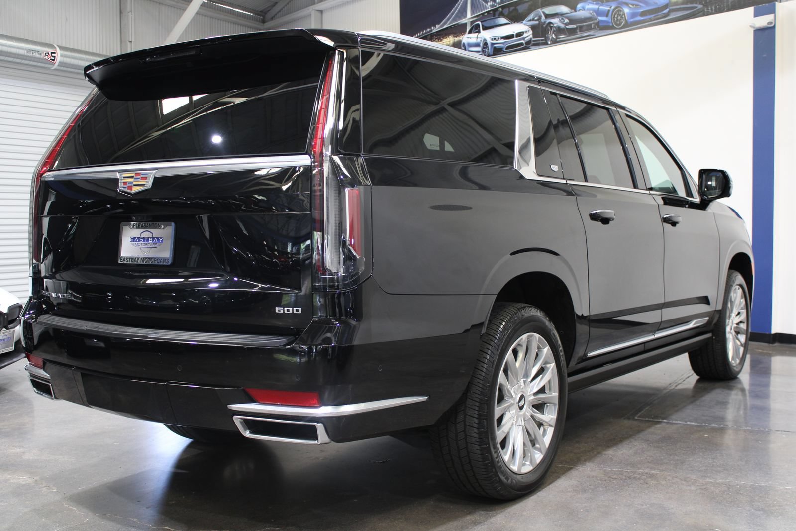 Used 2023 Cadillac Escalade ESV Premium Luxury w/ Performance Package AWD/4WD image 12