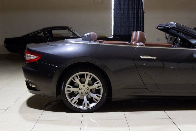 Used 2012 Maserati GranTurismo Convertible RWD image 26