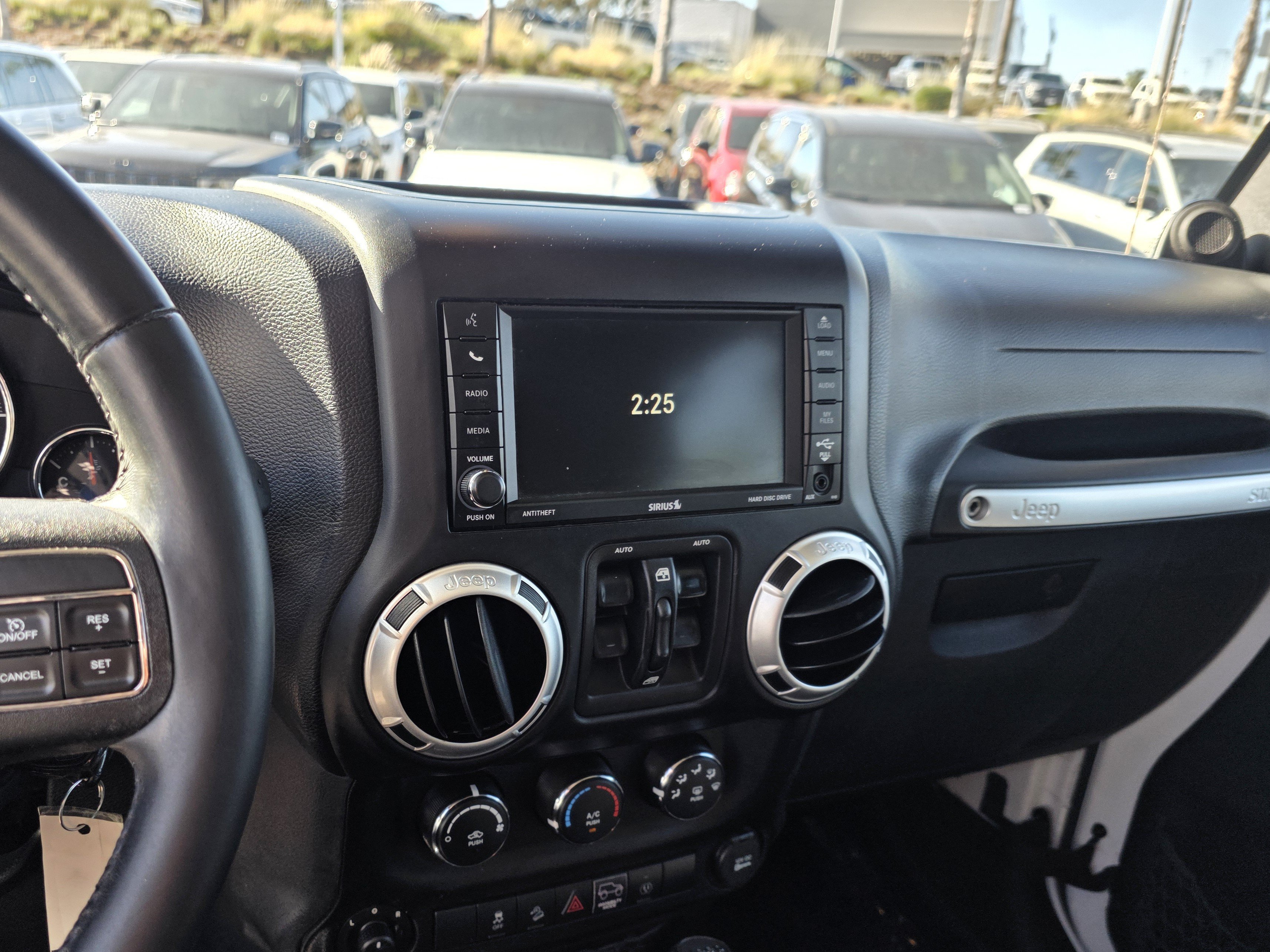 Used 2013 Jeep Wrangler Unlimited Rubicon w/ Connectivity Group AWD/4WD image 14