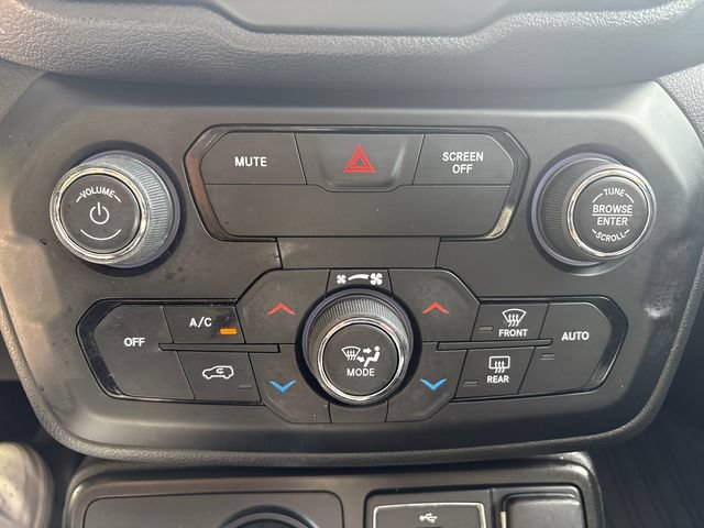 Used 2020 Jeep Renegade Limited w/ LED Lighting Group AWD/4WD image 24