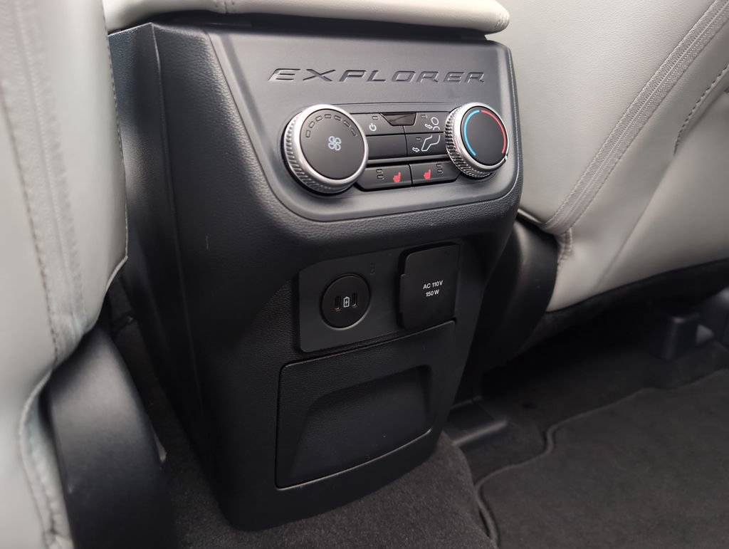 Used 2025 Ford Explorer Platinum w/ Ultimate Package image 14
