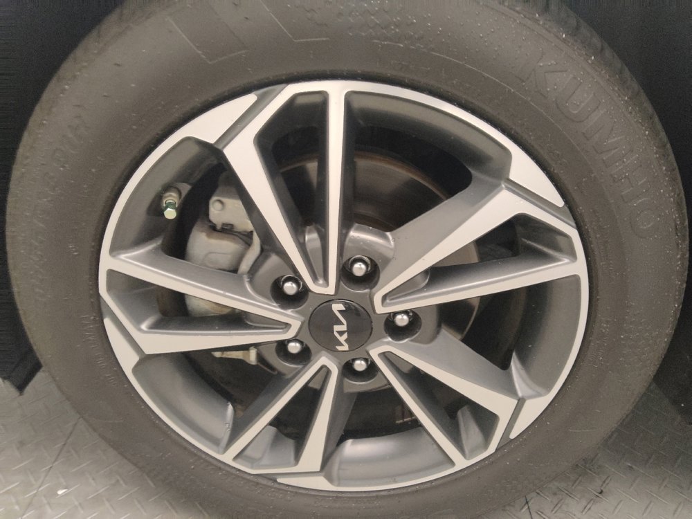 Used 2024 Kia Forte LXS w/ LXS Technology Package FWD image 31