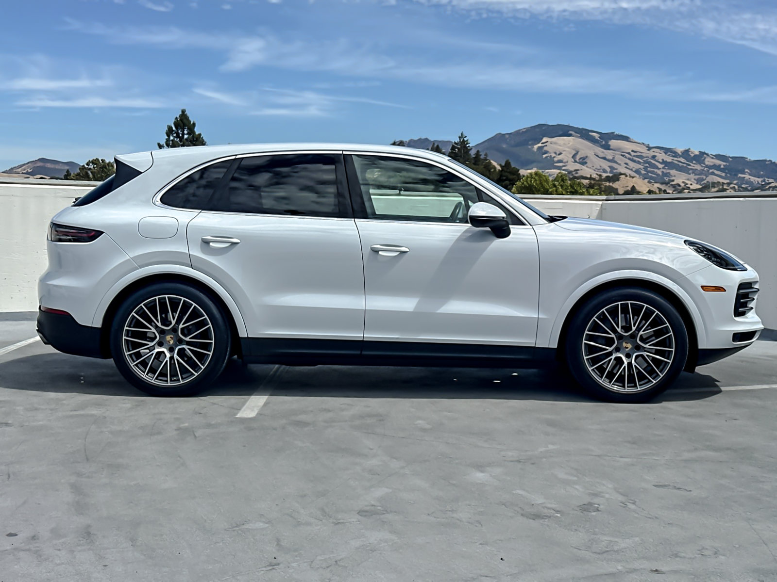 Certified 2022 Porsche Cayenne S AWD/4WD image 10