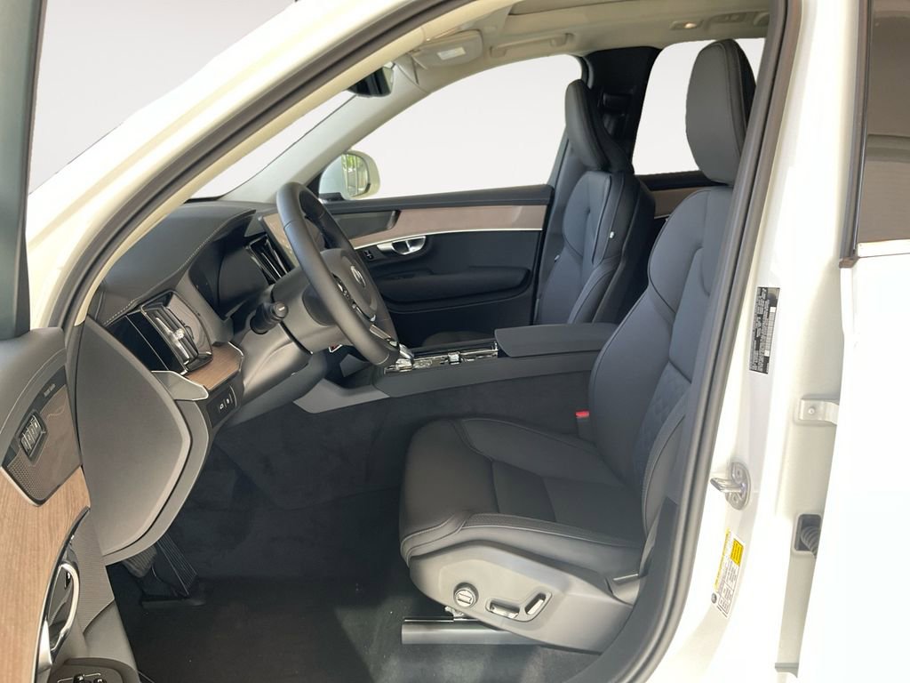 New 2025 Volvo XC90 T8 Plus w/ Protection Package Premier image 9