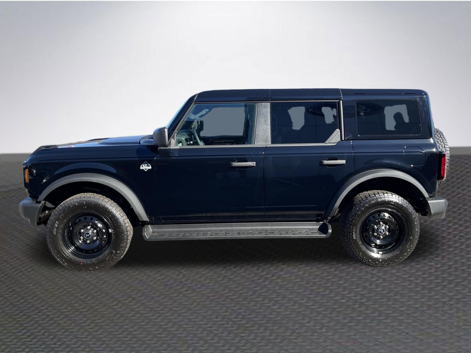New 2026 Ford Bronco Outer Banks w/ Black Appearance Package AWD/4WD image 4