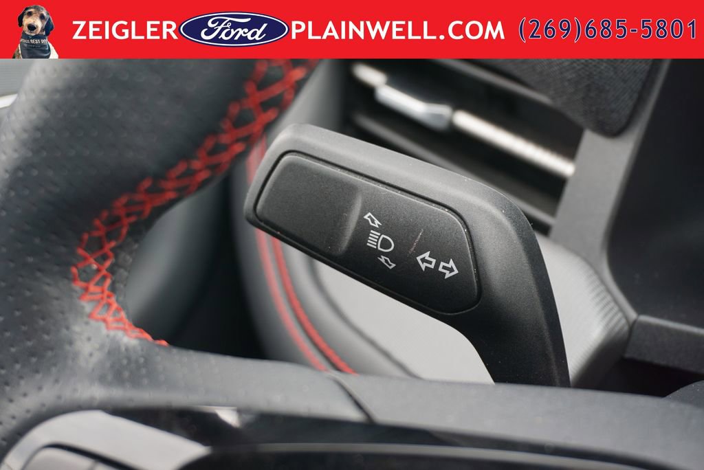 Used 2025 Ford Explorer ST-Line w/ ST-Line Street Pack AWD/4WD image 29