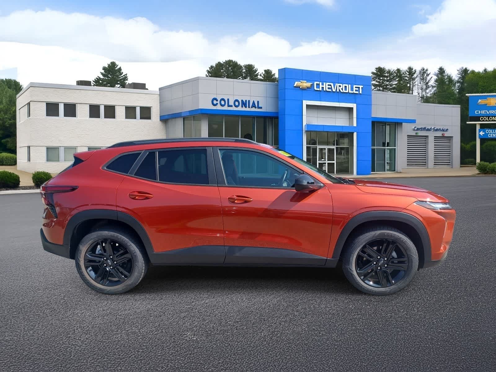 Used 2024 Chevrolet Trax ACTIV w/ Driver Confidence Package FWD image 3