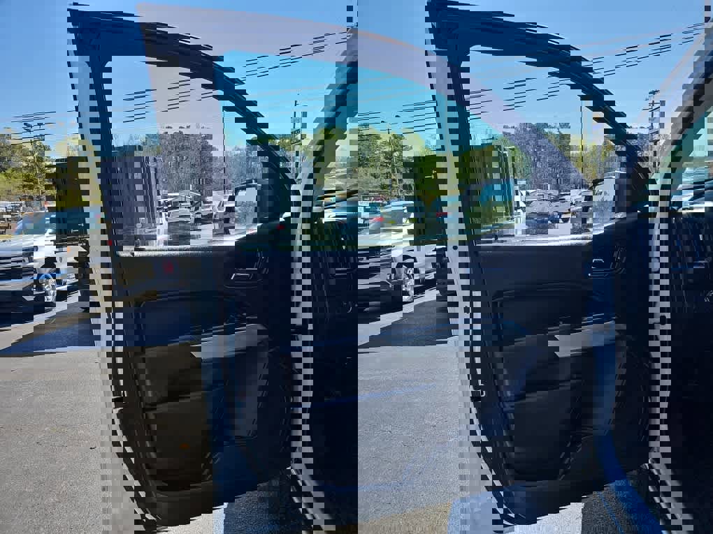 Used 2020 Chevrolet Colorado LT w/ Safety Package RWD image 11