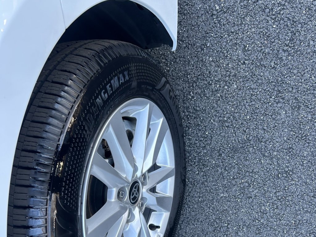 Used 2025 Toyota Camry LE w/ Convenience Package image 24