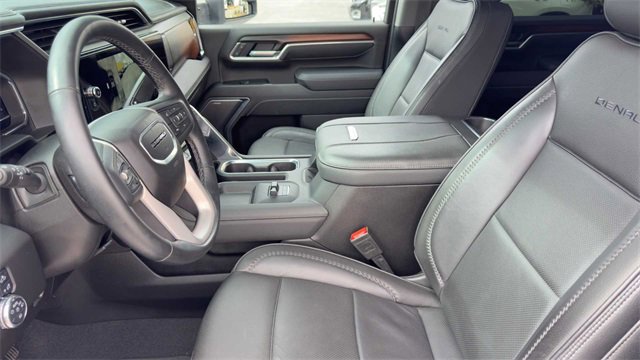 Used 2025 GMC Sierra 3500 Denali w/ Denali Reserve Package image 24