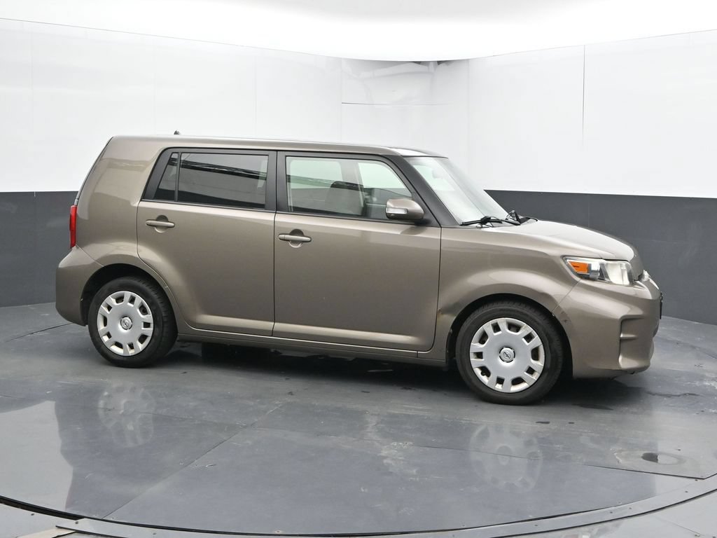 Used 2011 Scion xB FWD image 3