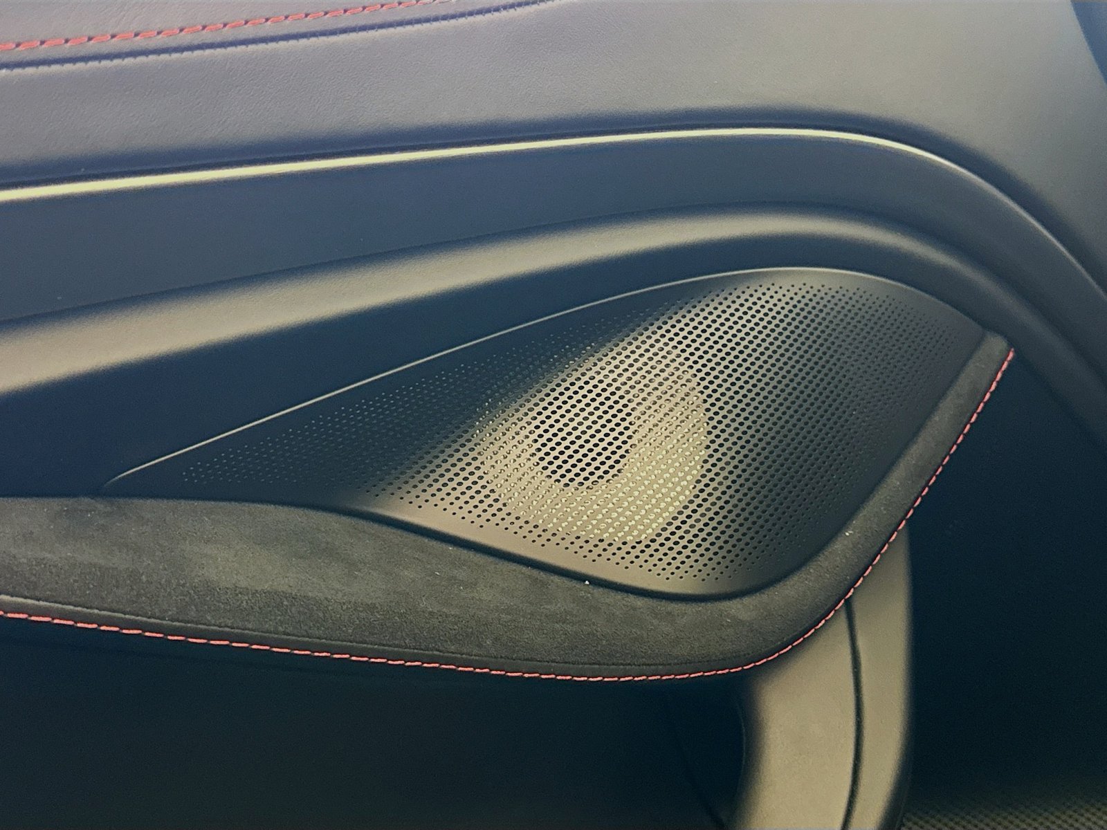 Used 2026 McLaren 750S Spider RWD image 18